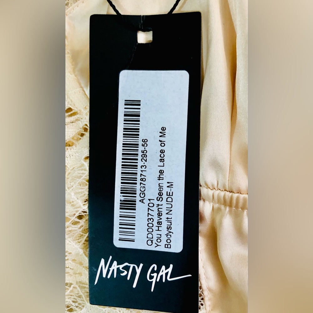 NASTYGAL•NWT•LACE BODYSUIT•BEIGE•SIZE-M - Picture 9 of 10